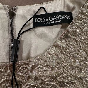 Dolce & Gabbana sleeveless top in silver gold embossed fabric Sise 42 NWT